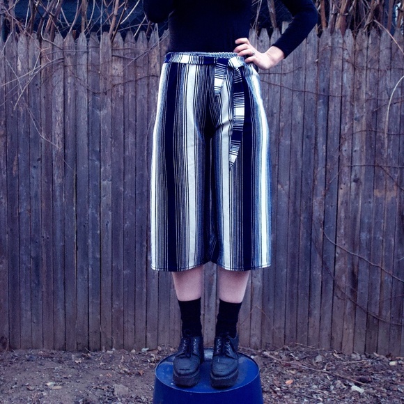 Vintage Striped Clam Diggers - Picture 1 of 4